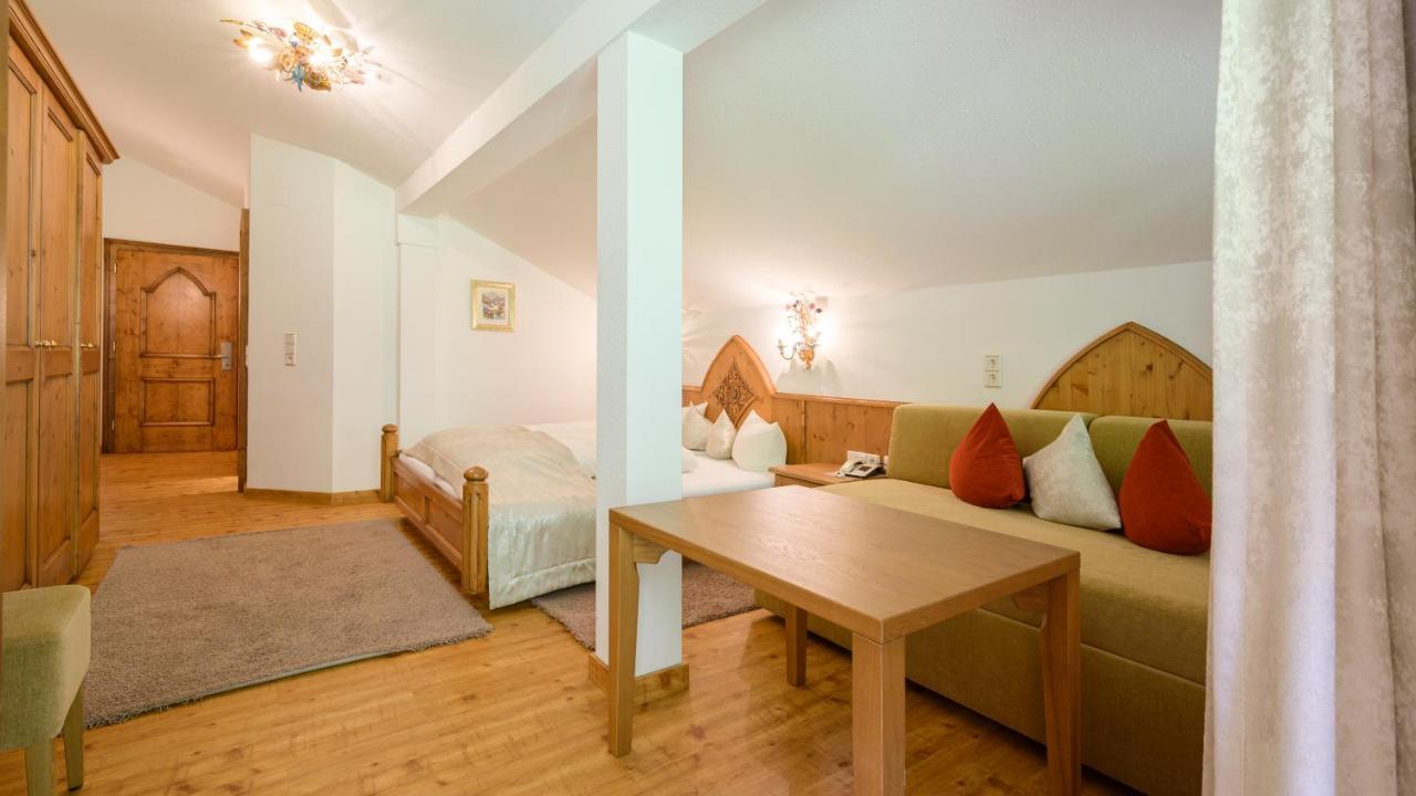 Hotel Garni Castel B&B Ischgl Buitenkant foto