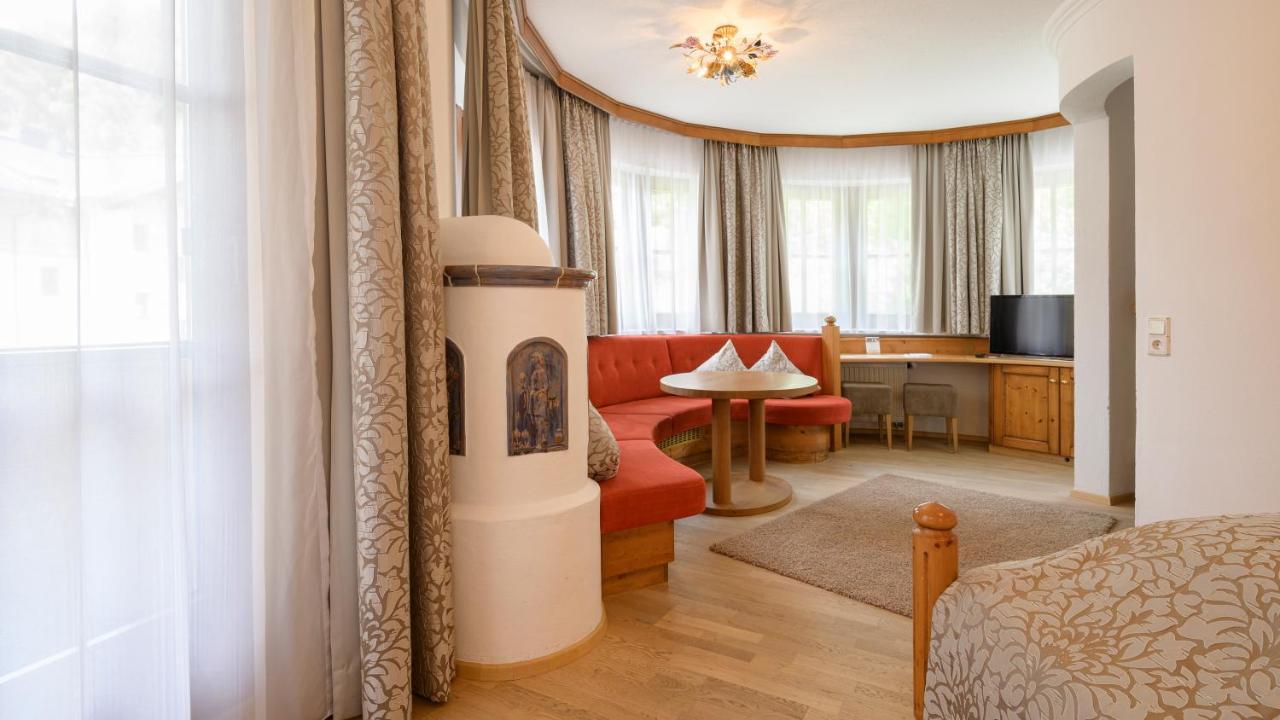 Hotel Garni Castel B&B Ischgl Buitenkant foto