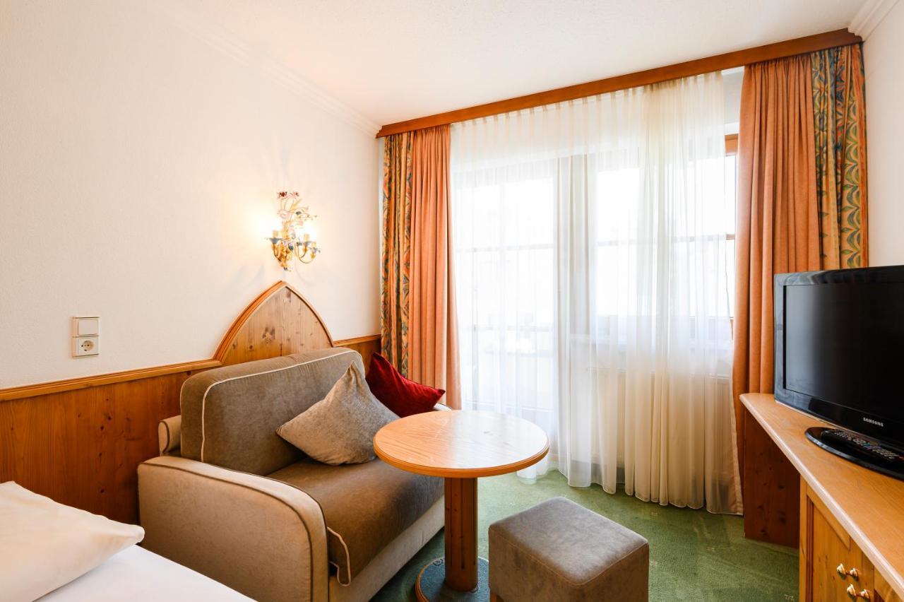Hotel Garni Castel B&B Ischgl Buitenkant foto