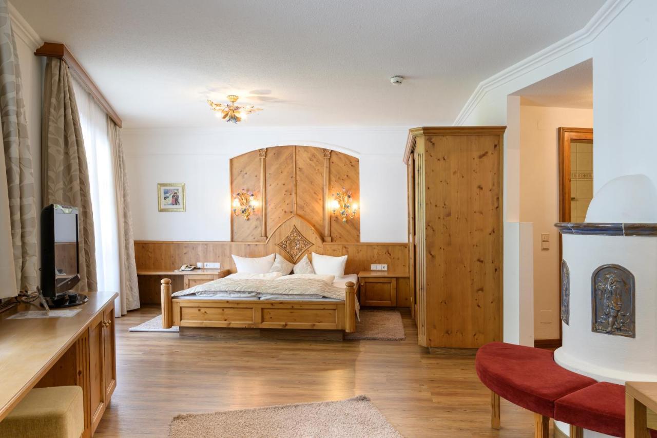 Hotel Garni Castel B&B Ischgl Buitenkant foto