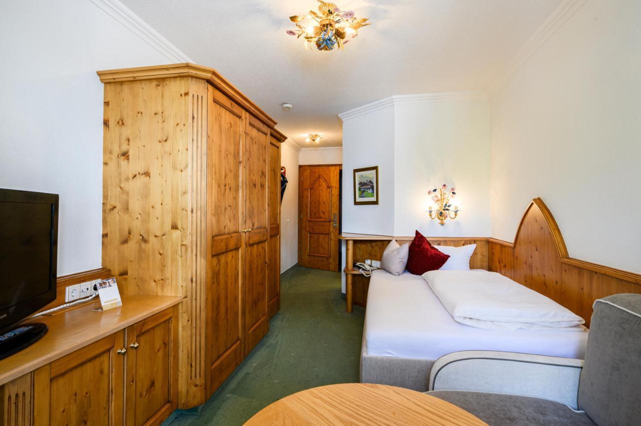 Hotel Garni Castel B&B Ischgl Buitenkant foto