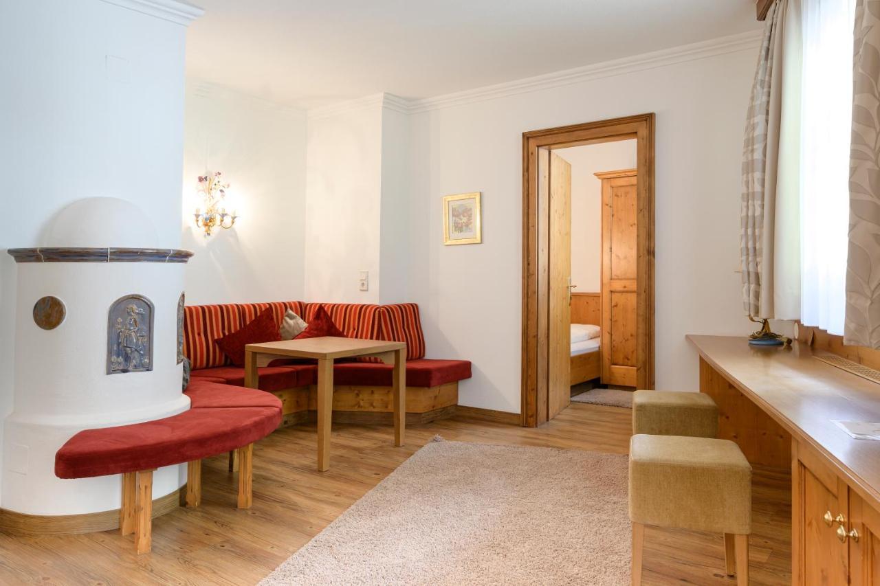 Hotel Garni Castel B&B Ischgl Buitenkant foto